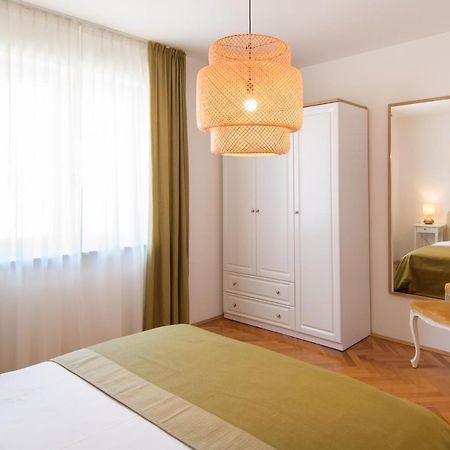 Julie City Centre Porec Apartment Exterior foto