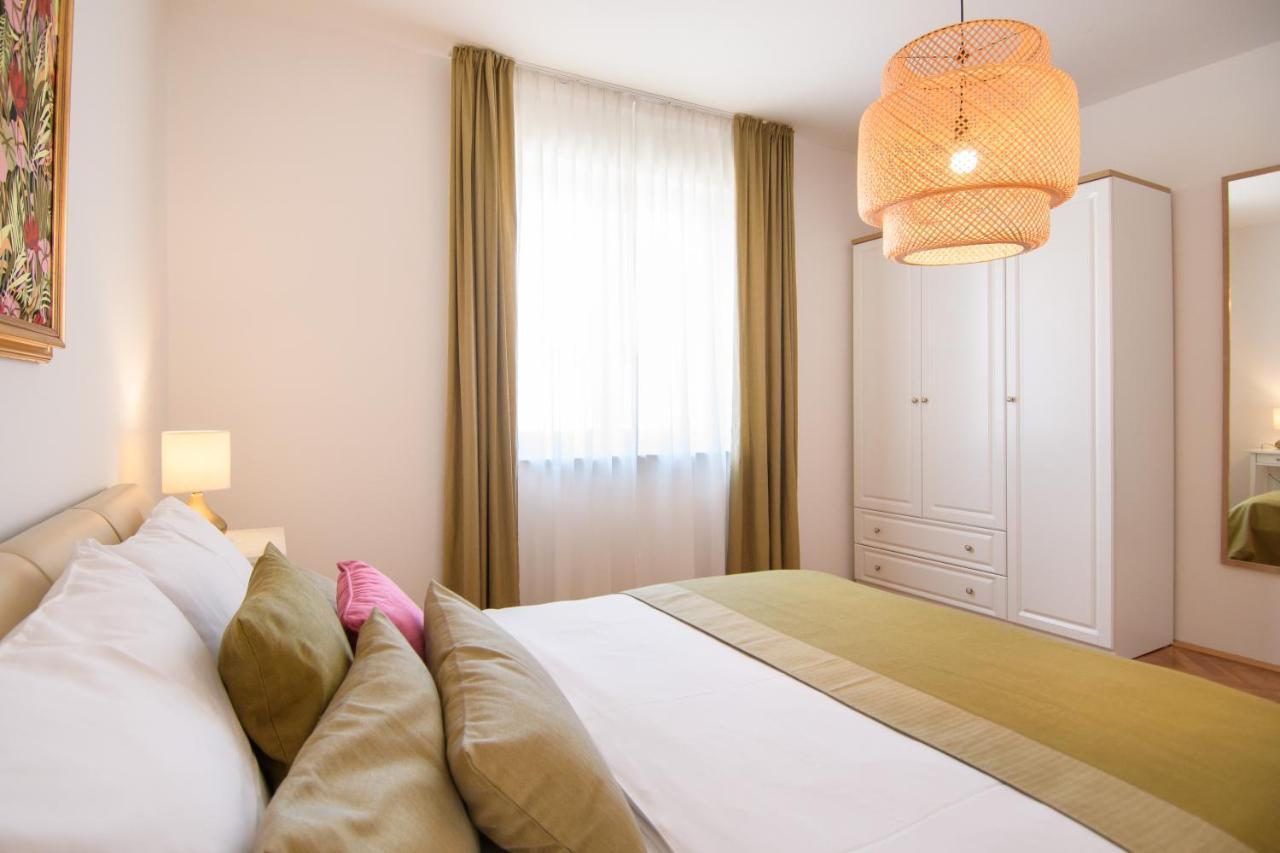 Julie City Centre Porec Apartment Exterior foto