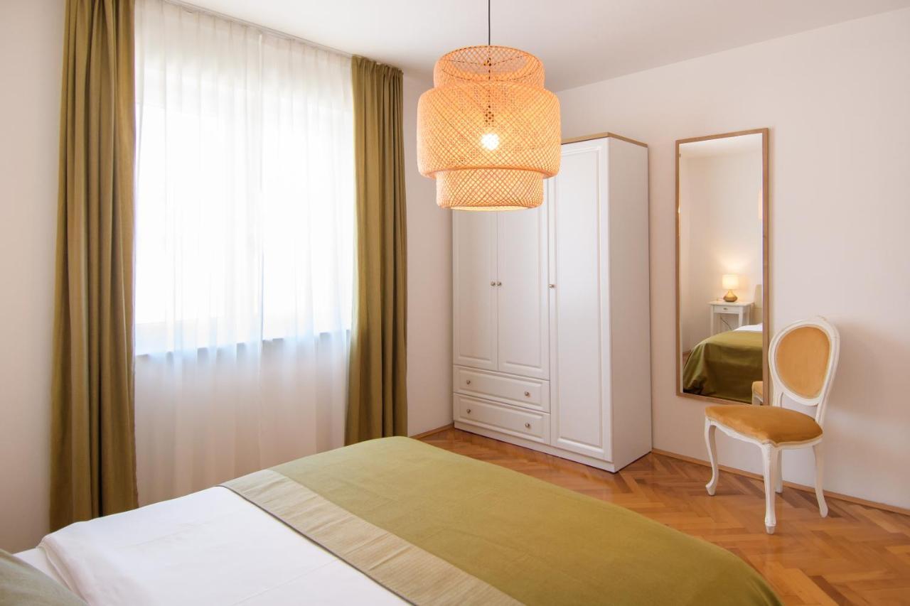 Julie City Centre Porec Apartment Exterior foto